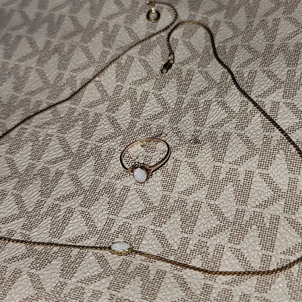 ✨ Vintage Gold & Opal Duo: 12k Necklace & 10k Ring Set! ✨ - Picture 11 of 12